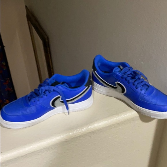 Nikes - Picture 3 of 3